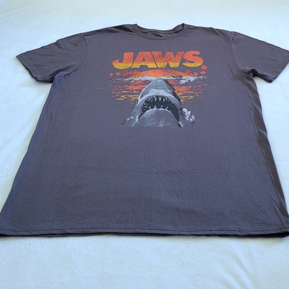 Mad😡 Engine Global🌎 LLC JAWS🦈 Graphic Tee👕 - NWOT - Picture 10 of 11